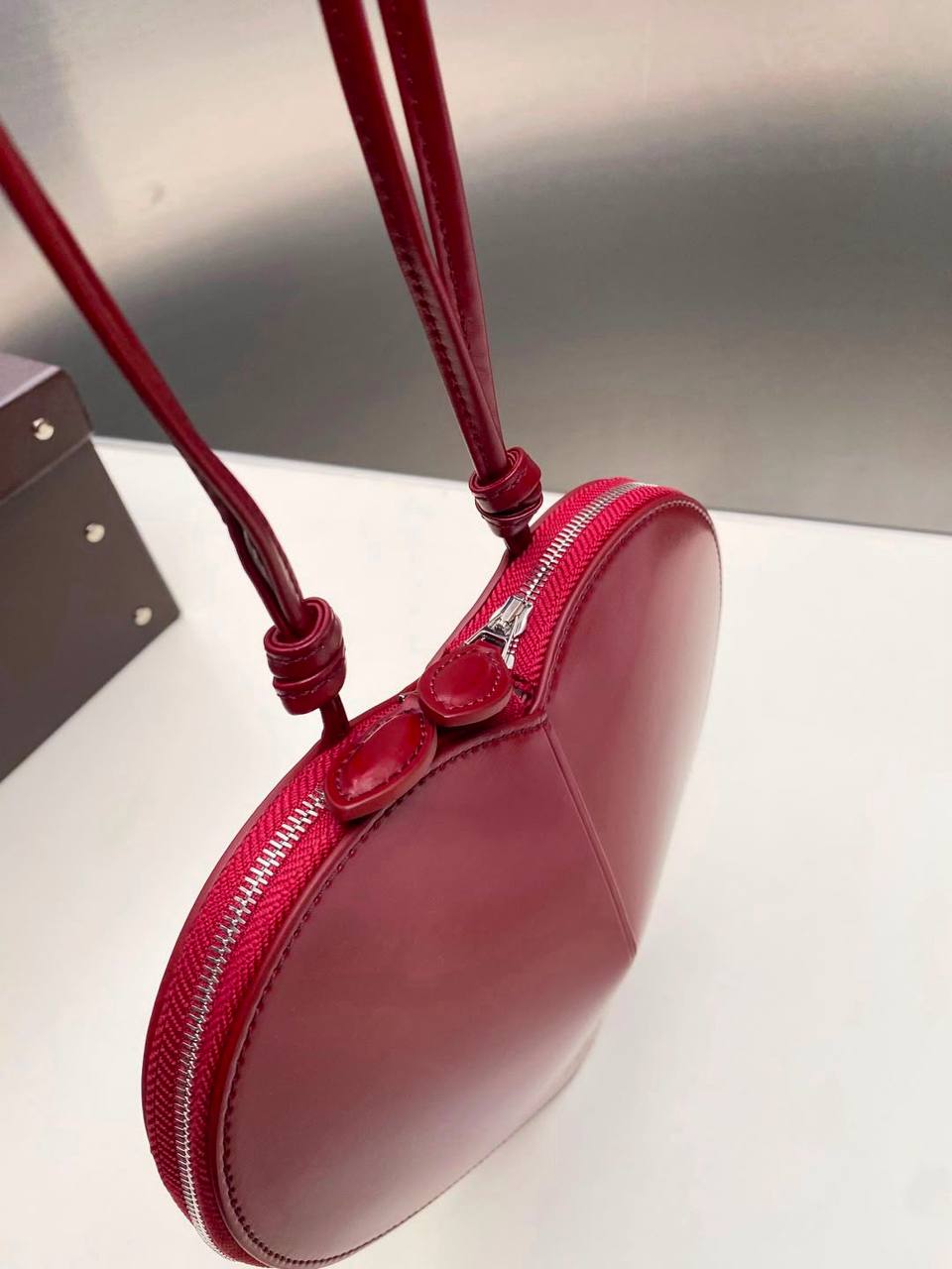 Alaia Le Cœur bag
*Size 21 cm*
For Price 👇 WhatsApp✅
0568585901 
0507557372
0552275751 Owner Zain 👌

Zain274
♥️♥️♥️