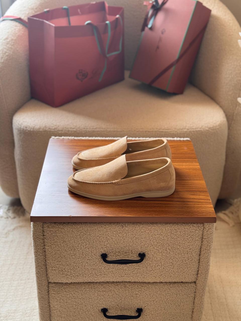 LORO Piana SUMMER WALK
*AAA quality*
*SIZE: 40 to 47*
450 dhs🪙🌺

Zain185
♥️♥️♥️