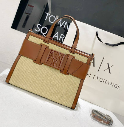 ARMANI 
COPY ONE 
145 dhs✅

Zain295
♥️♥️♥️
