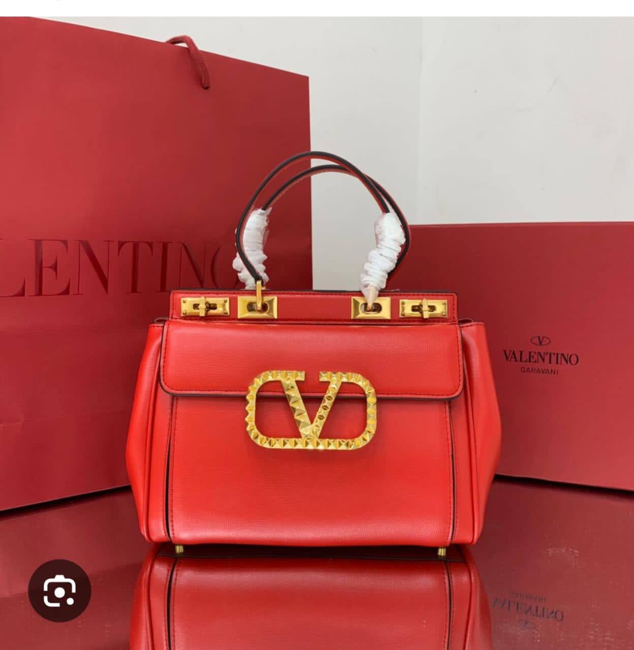 VALENTINO 
GOOD QUALITY 
100 dhs🪙🖤

Zain200
♥️♥️♥️
