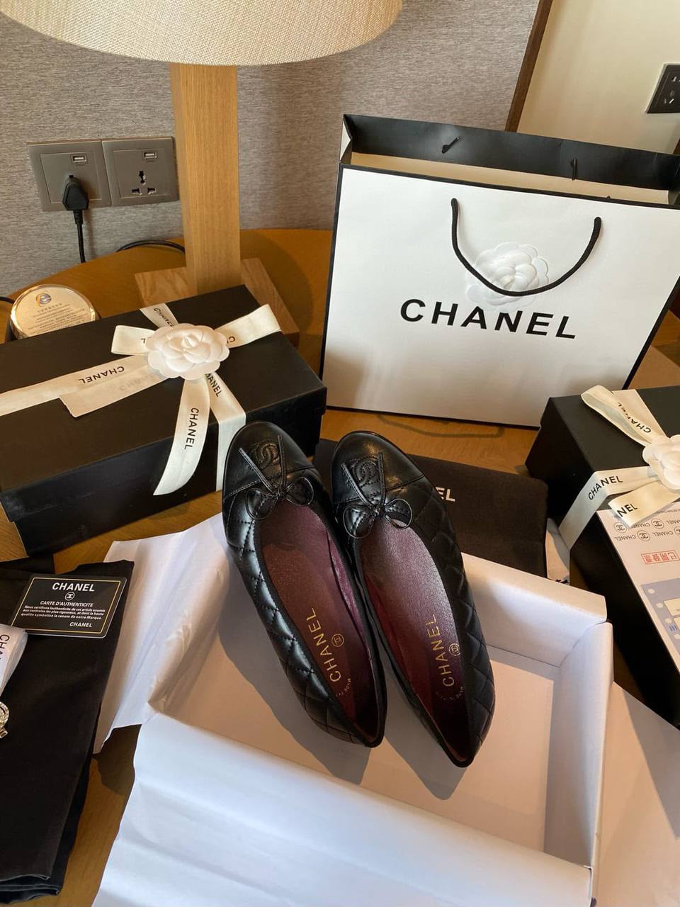 Chanel
Size 36-42 
120 dhs🇦🇪🇦🇪

Zain132
♥️♥️♥️