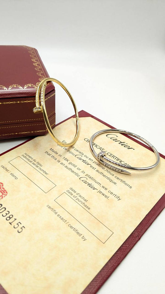 Cartier Bangle

80 dhs✅

with normal box🎁

Zain210
♥️♥️♥️