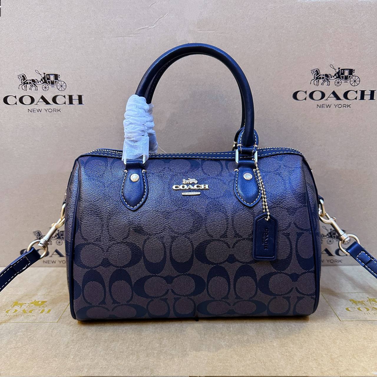 COACH 
HIGH QUALITY 
WITH BOX 
120 dhs💓
25cm

Zain39
♥️♥️♥️