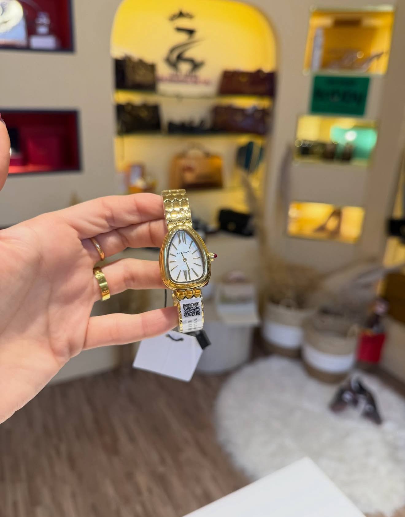 Bvlgari watch  
Master quality 

270 dhs❣️

Zain59

اطلبوها من الوتس المثبت في الأعلى👆🏻👆🏻

تواصلو معنا 👈🏻 Zain 
For order WhatsApp pinned 👆🏻

♥️♥️♥️
