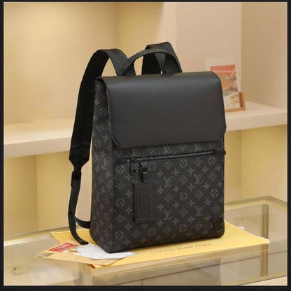 LV
140 dhs🇦🇪🇦🇪
size 30/40/14cm
High quality
Men's and women's outdoor backpacks

Zain26
♥️♥️♥️