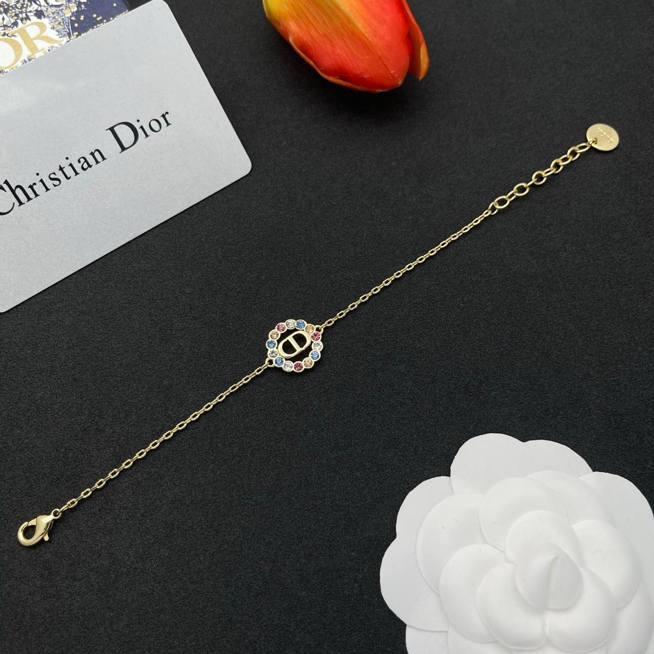 Dior Set 🍂
Necklace 
Earrings 
Bracelet 
Master Quality 💕

*120* AED normal box 📦

Zain48
♥️♥️♥️