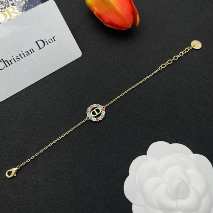 Dior Set 🍂
Necklace 
Earrings 
Bracelet 
Master Quality 💕

*120* AED normal box 📦

Zain48
♥️♥️♥️