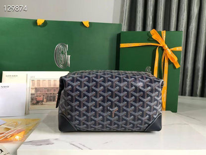 Goyard
Master
190 dhs💓
#canvas material inside🧑🏻‍🎄

Zain228
♥️♥️♥️