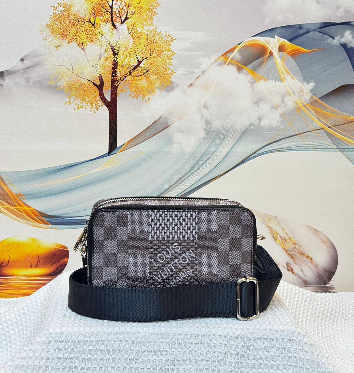 LV
Best quality

With box’s
🎁🎁🎁

85 dhs❤️
size 18cm

Zain158
♥️♥️♥️