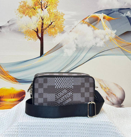 LV
Best quality

With box’s
🎁🎁🎁

85 dhs❤️
size 18cm

Zain158
♥️♥️♥️
