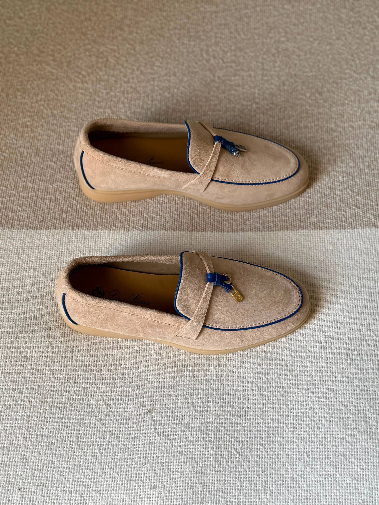 Loro Piana
Super Master
Size 36 to 41
450 dhs✅

Zain288
♥️♥️♥️
