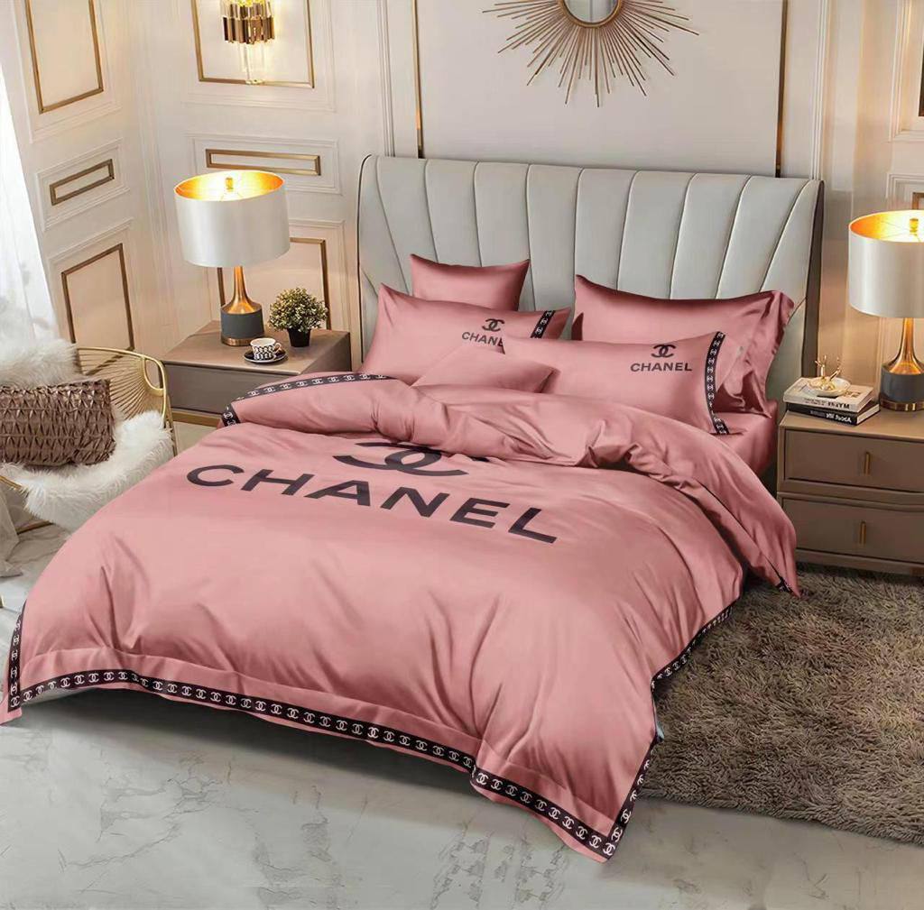 Master 🇫🇷🇫🇷🇫🇷
Give you best life 💥💥
Bedsheets set 
King size cover 6pcs set 
1 duvet cover 
1 fitted sheets 
4 pillowcases 
6pcs set
With paper bag 💼 
120 dhs🪙🖤

Zain99
♥️♥️♥️