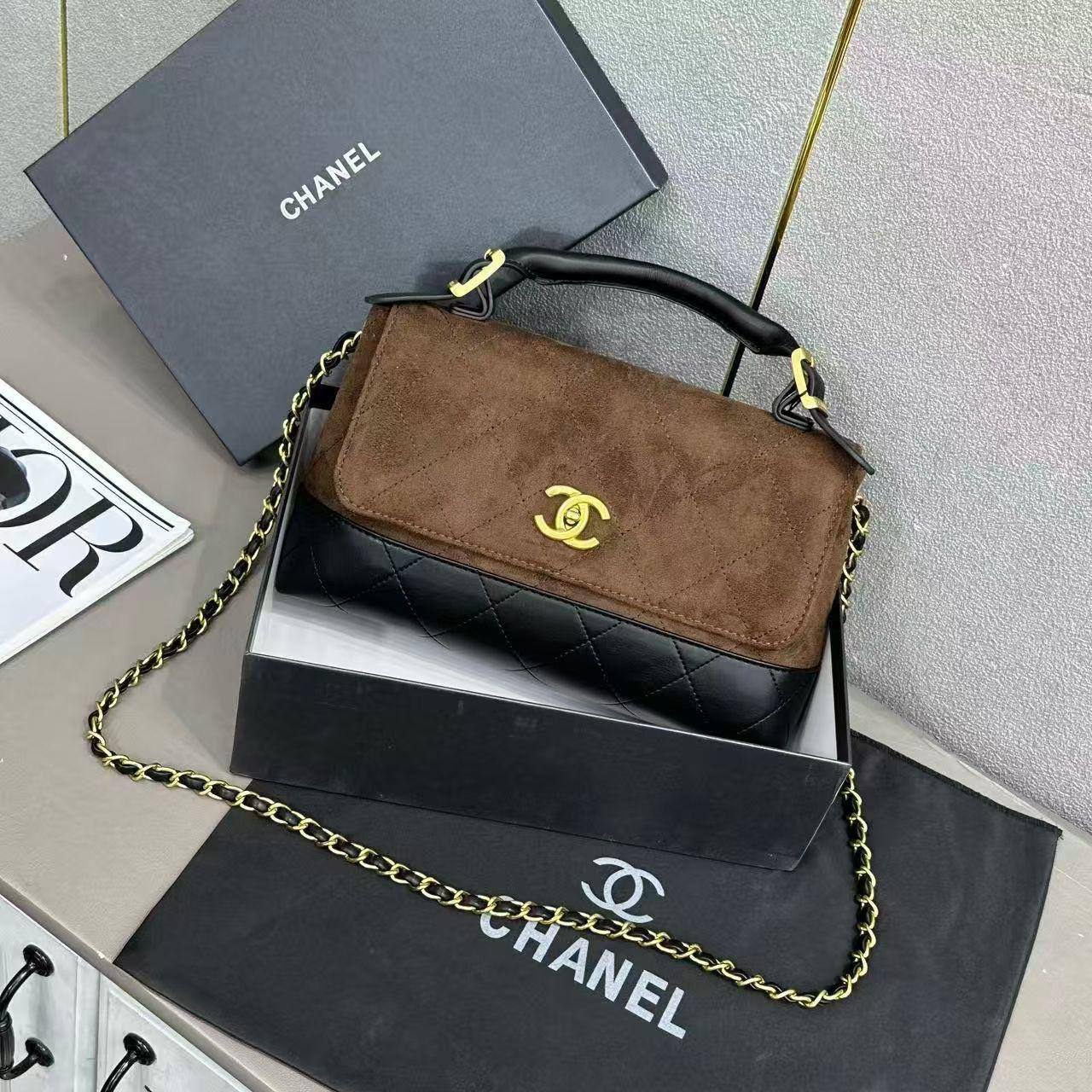 🍁 Chanel 25A
1⃣️ First quality +🎁
Size : 29 * 18 * 8 cm
95 dhs🇦🇪
with box🎁

Zain115
♥️♥️♥️