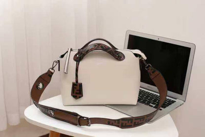 Fendi
Best quality

With box’s
🎁🎁🎁

115 dhs🪙🌨️
size 27cm

Zain158
♥️♥️♥️