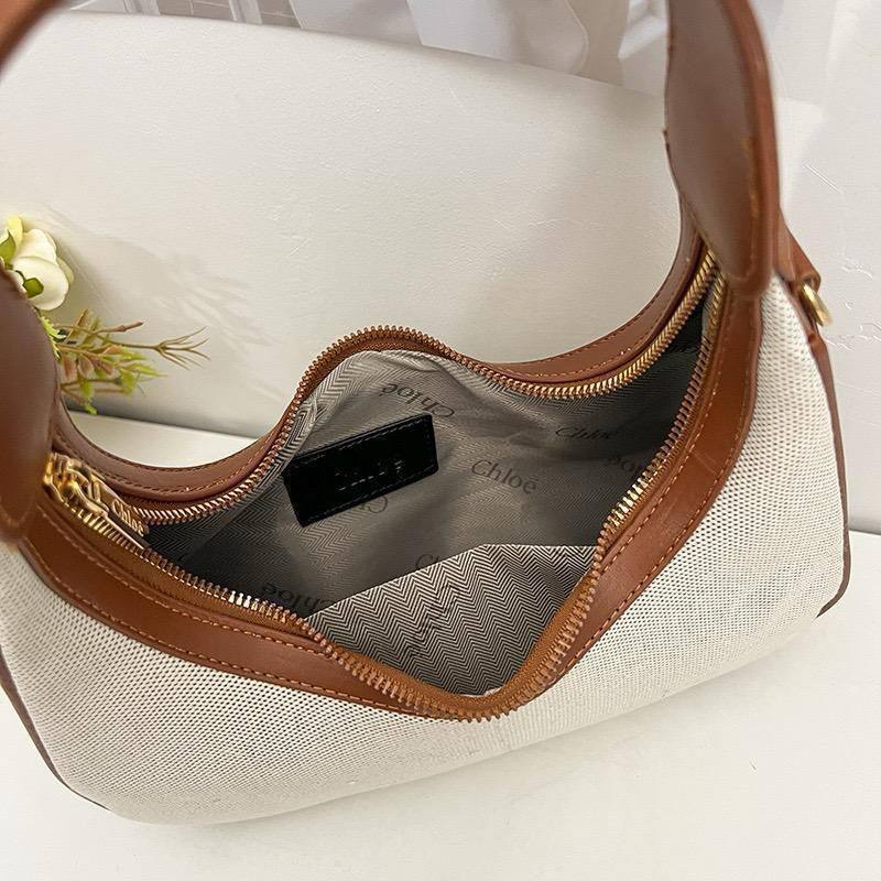 Chloe
28*15*9cm
60 dhs🪙🌨️

Zain17
♥️♥️♥️