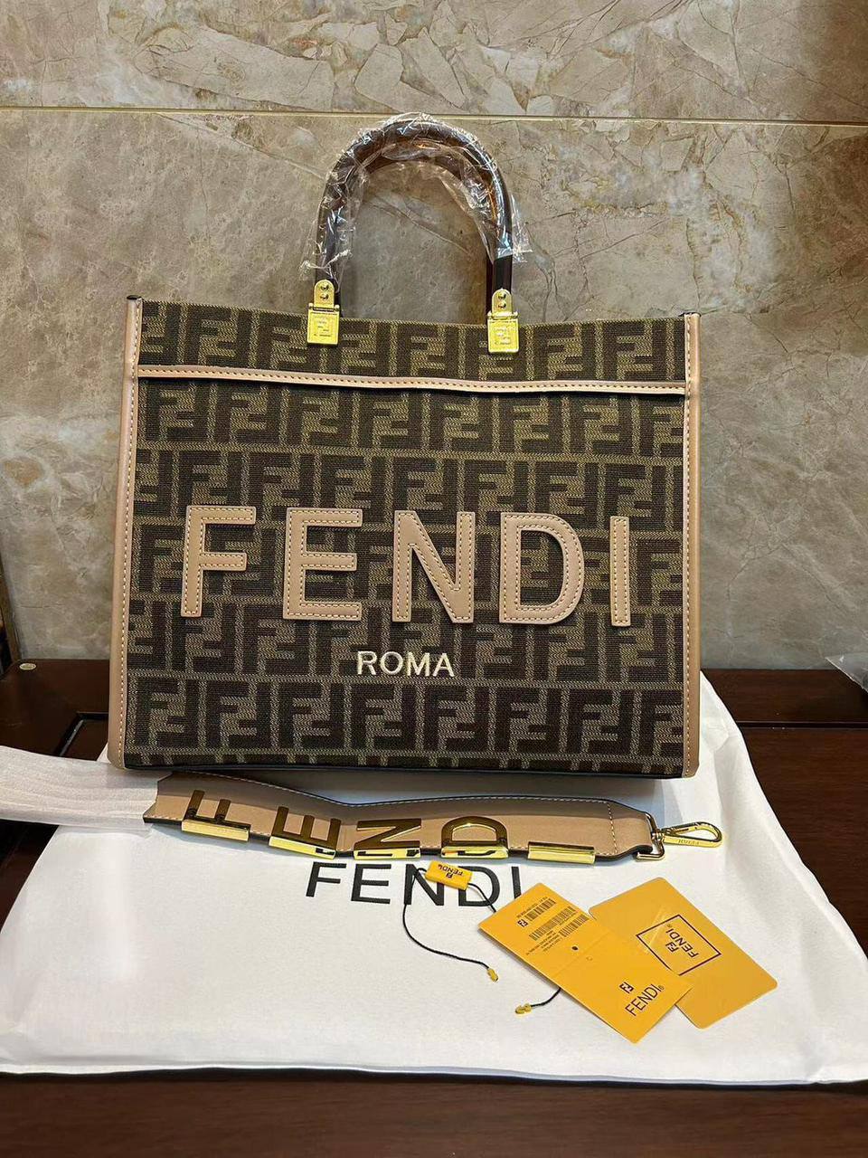 Fendi   
105 dhs❣️

Zain253
♥️♥️♥️