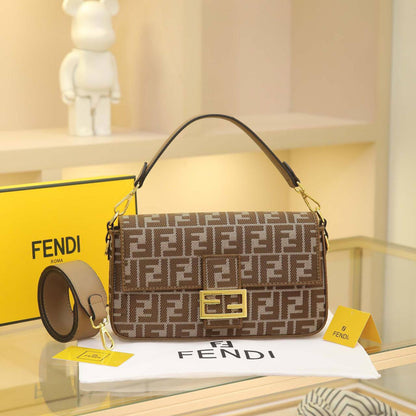FENDI ʙᴀɢᴜᴇᴛᴛᴇ
FF ᴊᴀᴄǫᴜᴀʀᴅ ᴄᴀɴᴠᴀs
ɢᴏʟᴅ ʜᴀʀᴅᴡᴀʀᴇ
ᴡɪᴛʜ 2 ʙᴇʟᴛ sᴛʀᴀᴘ
sɪᴢᴇ: 26x17x7cm
ᴡɪᴛʜ BOX
🎁🎁🎁

95 dhs👑

Zain31
♥️♥️♥️