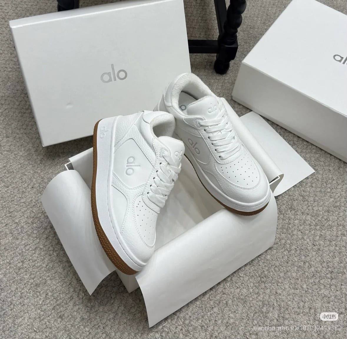 Alo Shoes
Size 36-41
140 DHS🇦🇪🇦🇪

Zain40
♥️♥️♥️