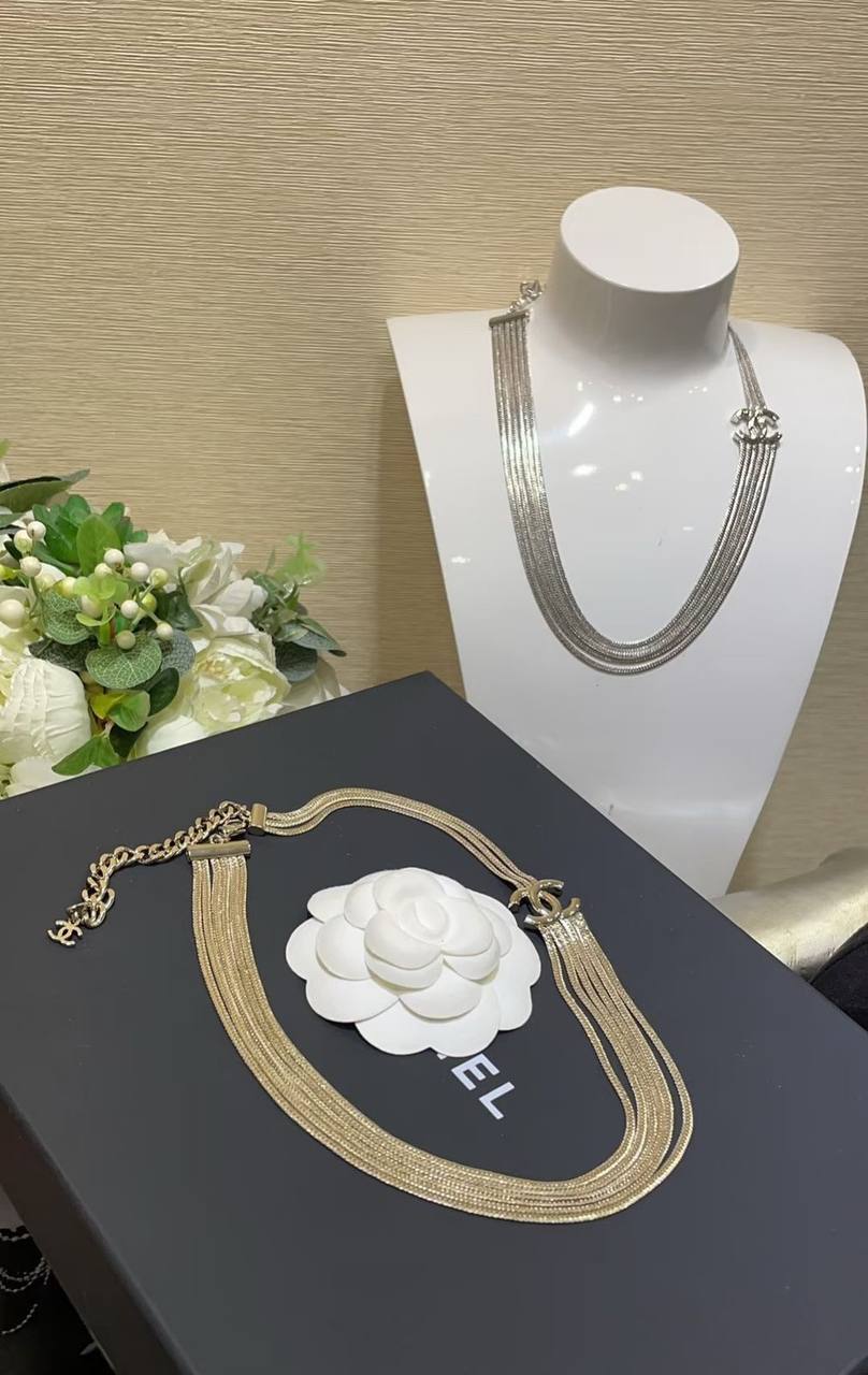 Chanel
___NECKLACE___& BRACELET 🍃
*MASTER*🍃💕
With normal box 🛍️
130 dhs✅
With master box 🛍️
140 dhs✅

Zain263
♥️♥️♥️