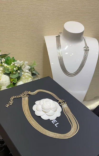 Chanel
___NECKLACE___& BRACELET 🍃
*MASTER*🍃💕
With normal box 🛍️
130 dhs✅
With master box 🛍️
140 dhs✅

Zain263
♥️♥️♥️