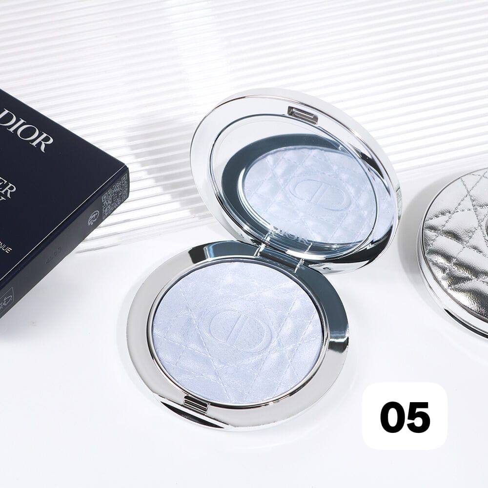 DIOR LUMINIZER 
45 dhs🇦🇪🇦🇪

Zain01
♥️♥️♥️