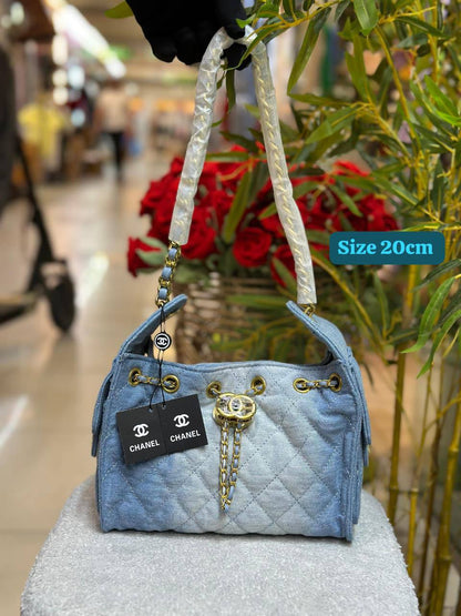 Chanel
Good quality 
with box 
120 dhs✅

Zain186
♥️♥️♥️