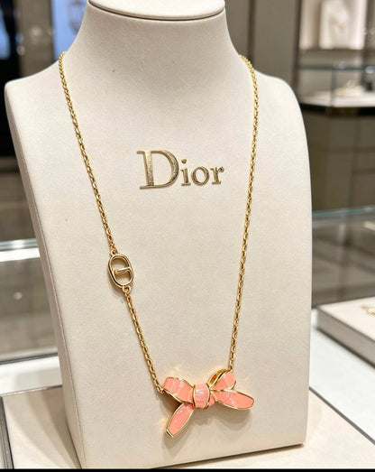Dior ❤️‍🔥*
Necklace ✨
Ring 💍 free size 
Bracelet 💥
Master quality 💯
With normal boxes 🗃️ 
120 dhs✅
With master box 📦 
130 dhs✅

Zain216
♥️♥️♥️