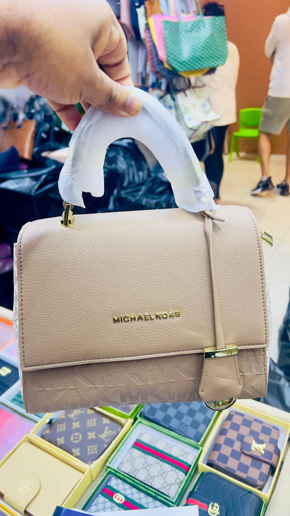 MK 
Good Quality 
95 dhs❤️

Zain250
♥️♥️♥️