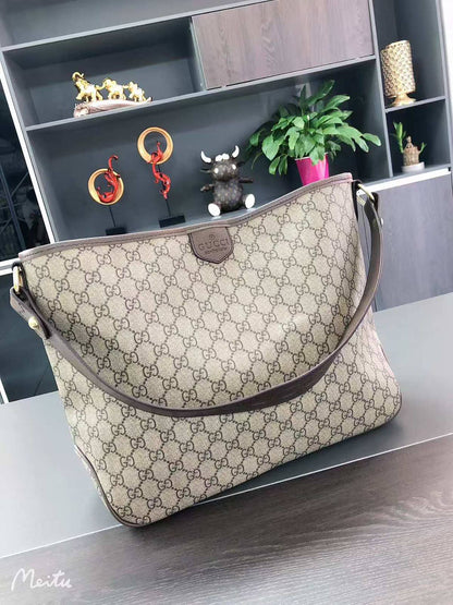 Gucci
110 dhs✅
Size:38*28 

Zain07
♥️♥️♥️