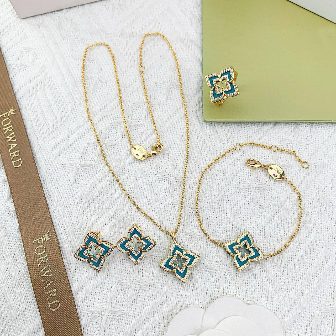 RC set* 💐
Necklace 
Earrings 
Bracelet 
Ring 💍 
Master quality ✨

150 dhs🪙🌨️
normal box 📦

Zain48
♥️♥️♥️