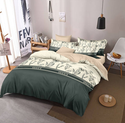 Master quality 
King size cover 6pcs set 
1 bedsheets 
1 Duvete cover 
4 pillowcases 
6 pcs set 
120 dhs🇦🇪

Zain99
♥️♥️♥️