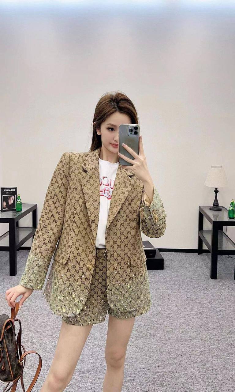 New collections 

master                                             
good pualiit 💖👌🧥🧥


AVAILABLE
290 dhs🇦🇪🇦🇪🇦🇪

size：S M L
Zain231
♥️♥️♥️