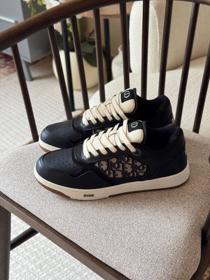 DIOR 
AAA quality
size:40 to 46 

500 dhs🇦🇪🇦🇪

Zain185
♥️♥️♥️