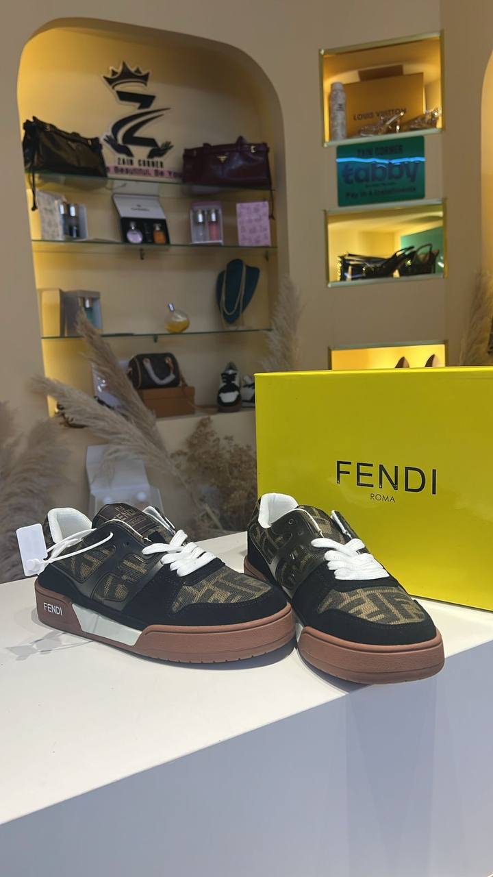 Fendi
💯high quality
Size 36-37-38-39-40-41
135 dhs👑

Zain86
♥️♥️♥️