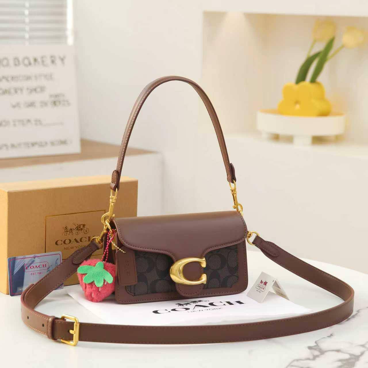 🍓 Coach Tabby
1️⃣ First quality +🎁  
+🍓Pendant
Size : 20 * 11 cm
100 dhs🇦🇪🇦🇪
with box 🎁

Zain115
♥️♥️♥️