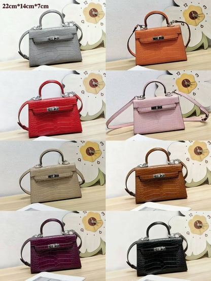 HERMES 

NEW CAME 

GOOD QUALITY 

WITH BOX 
🎁🎁🎁

95 dhs🪙🖤

Zain39
♥️♥️♥️