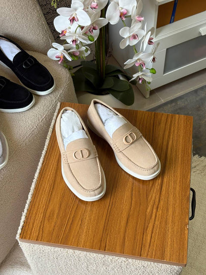 Dior Granville Loafer
*AAA quality*
*size:40 to 46*
470 dhs🪙🌨️

Zain185
♥️♥️♥️