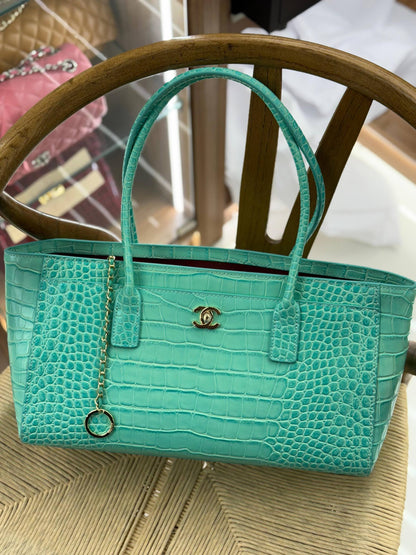 CHANEL

35cm 
470 dhs🇦🇪🇦🇪

MASTER QUALITY

Zain167
♥️♥️♥️