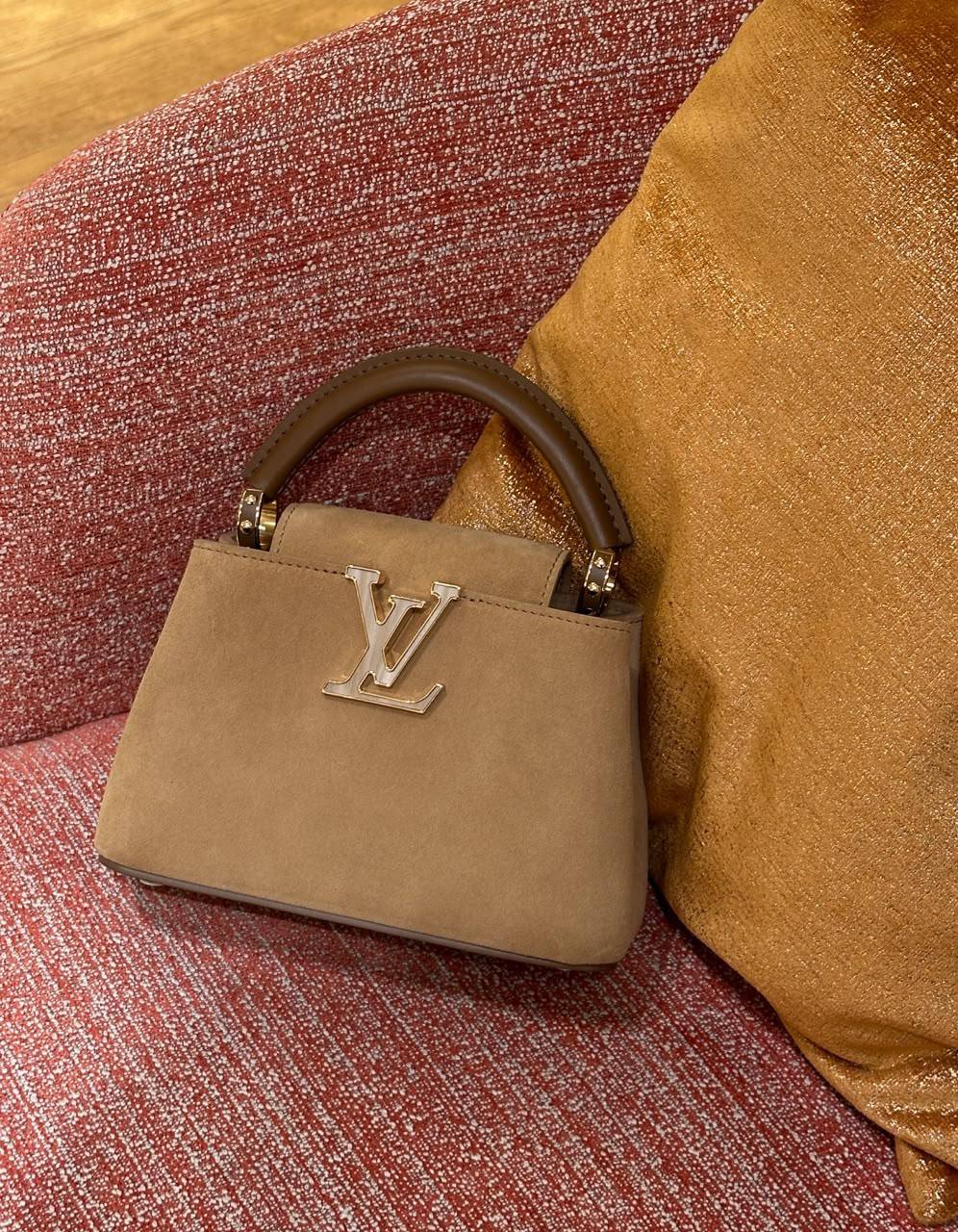 LV

280 dhs🇦🇪🇦🇪
Zain244
♥️♥️♥️
