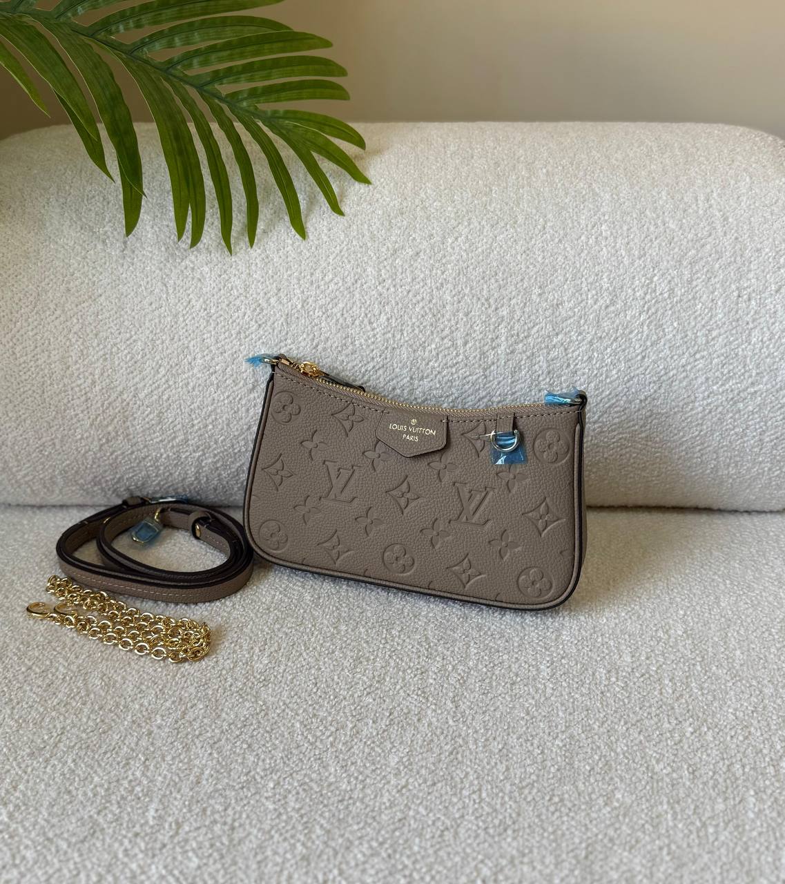 🌿💗*Louis Vuitton*😍🍃
            🌿🍁🍃
     💕Available now 💫
For Price 👇 WTSP Text Zain 0568585901

Zain246
♥️♥️♥️