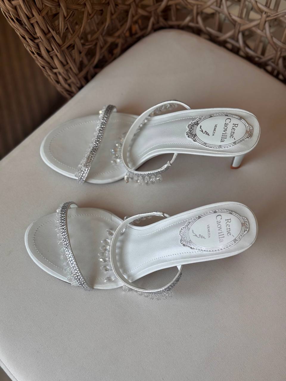 🖤✨  RENE COVALI  ✨🖤
🤩 Available New Arrival 🤩
😍😍 Super Master Quality 😍😍
👠 Size: 36 to 41
💎 Premium Quality
450 dhs✅

Zain198
♥️♥️♥️