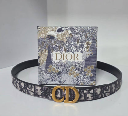 Ladies belts 
with box 
35 dhs💛

Zain232
♥️♥️♥️