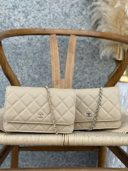 CHANEL
19cm
290 dhs✅
Top quality
With box🎁

Zain167
♥️♥️♥️
