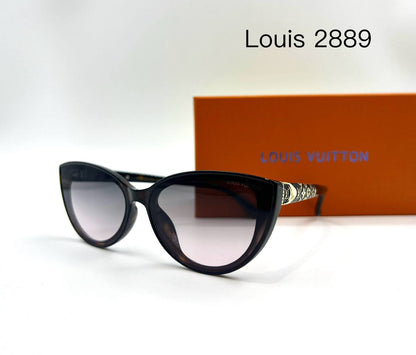 Dior💥*
Sunglasses 🕶️ 
good quality 💯
With master box 🗃️ 
50 dhs❣️

Zain273
♥️♥️♥️