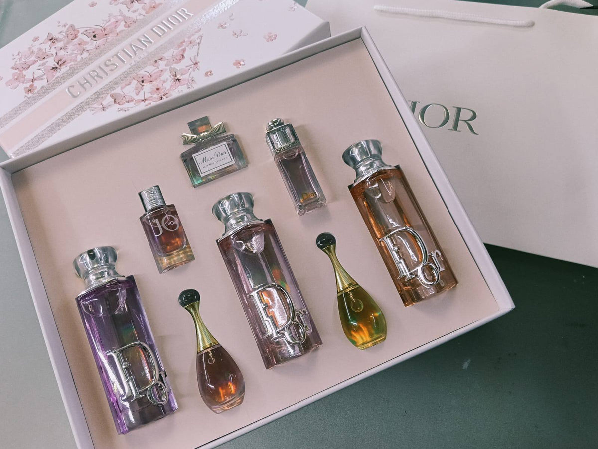 Dior set

3pcs-30 ml

5pcs-5ml
120 dhs🇦🇪🇦🇪🇦🇪

Zain01
♥️♥️♥️