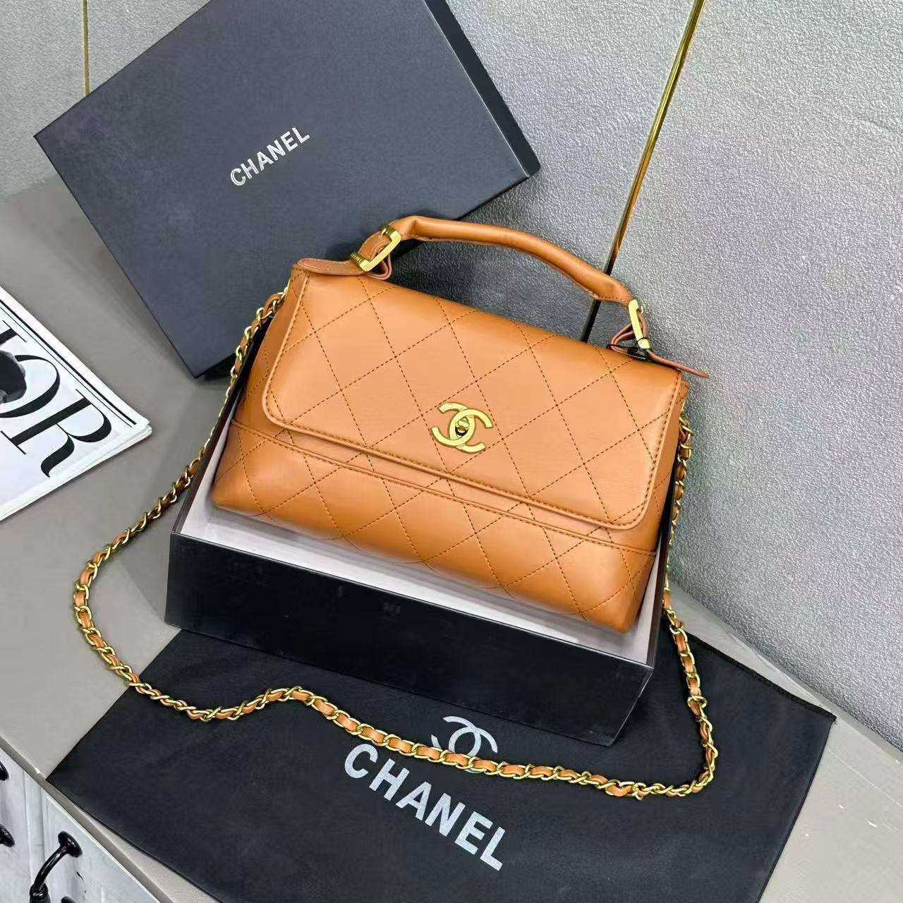 🍁 Chanel 25A
1⃣️ First quality +🎁
Size : 29 * 18 * 8 cm
85 dhs✅
with box🎁

Zain1-5
♥️♥️♥️
