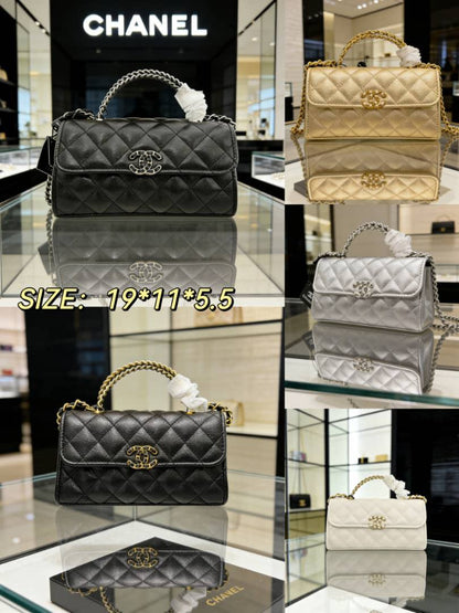 Chanel

110 dhs💓

with  box🎁🎁🎁

Size:19*11*5.5

Zain07
♥️♥️♥️
