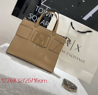Armani Exchange
good quality
130 dhs🗽

Zain200
♥️♥️♥️