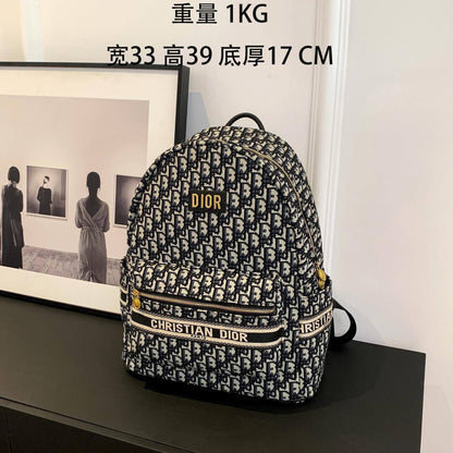 Dior
39*33*17 cm
90 dhs❣️

Zain17
♥️♥️♥️