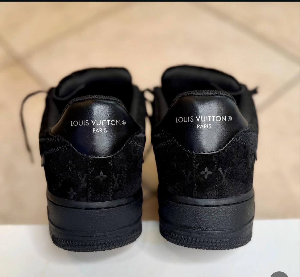 LV
Size 40 to 44
Good quality
110 dhs❣️

Zain79
♥️♥️♥️